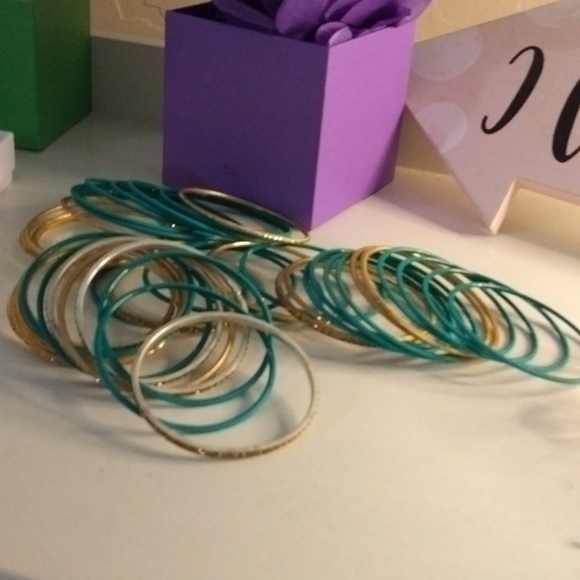 Mixed set bangle bracelets - Picture 1 of 1